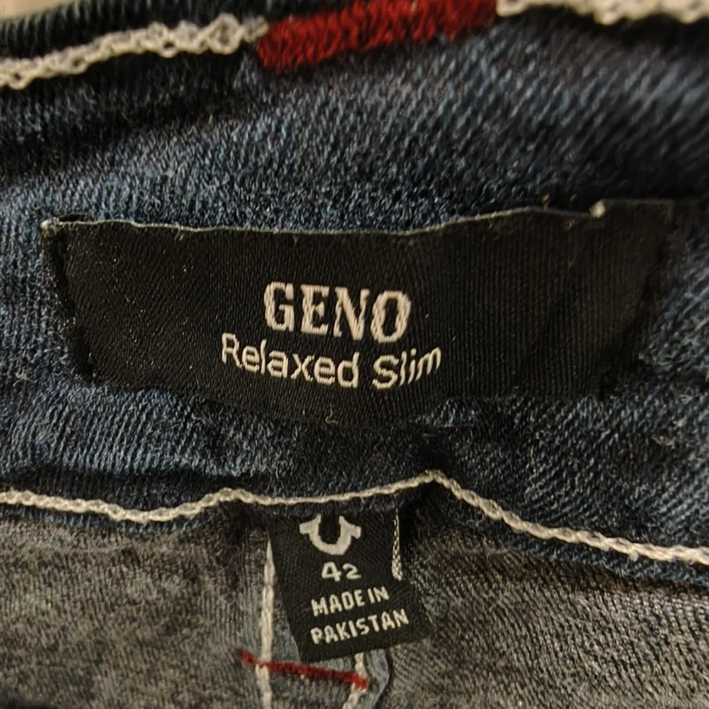 True Religion Geno Relaxed Slim Dark Indigo Jeans Size 42 Red Stitch